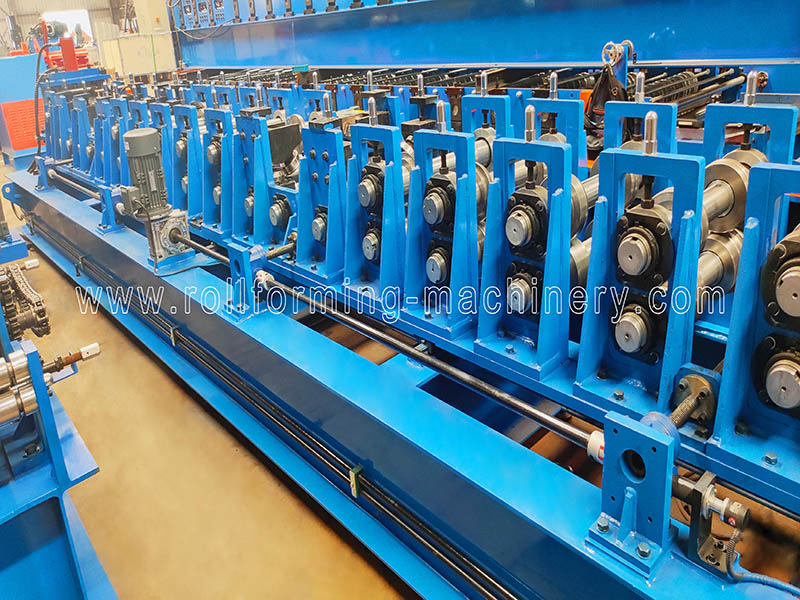 AUTO Change Size C Purlin Roll Forming Machine For Chicken Coop AUTO Change Size C Purlin Roll Forming Machine For Chicken Coop